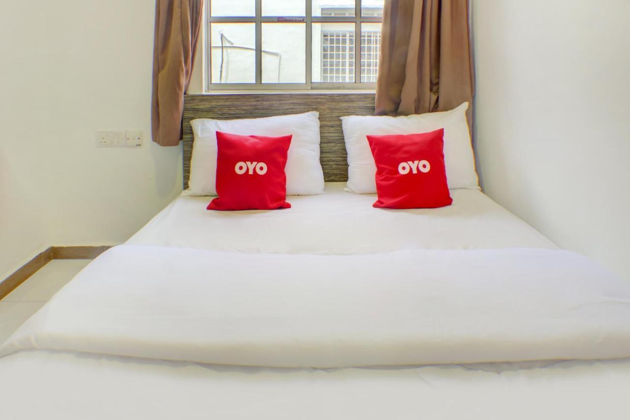 Oyo 90028 Ragula Hotel Джохор-Бару Экстерьер фото